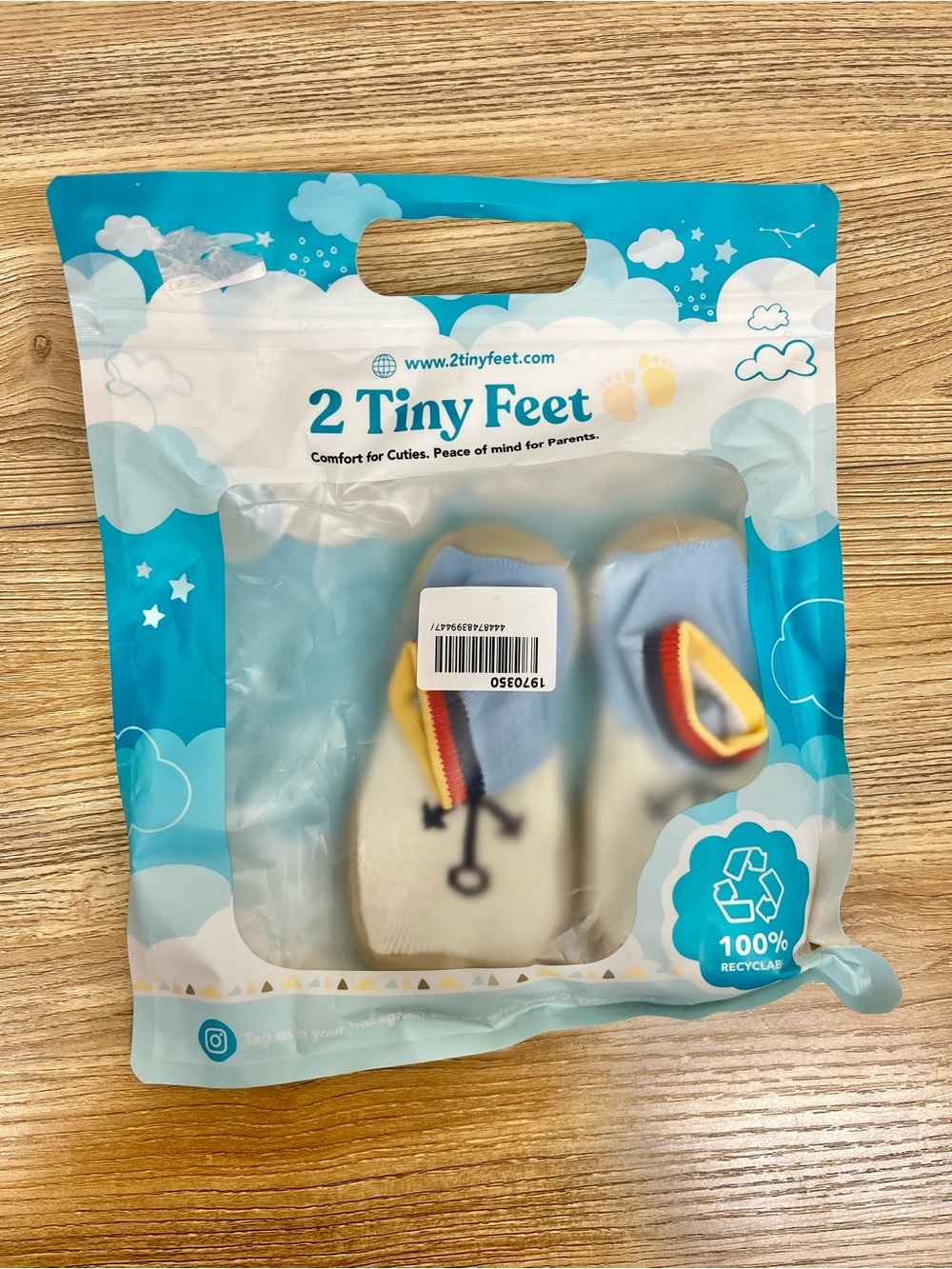 2 Tiny Feet Baby’s first walker soft sole shoes size 12-18 months